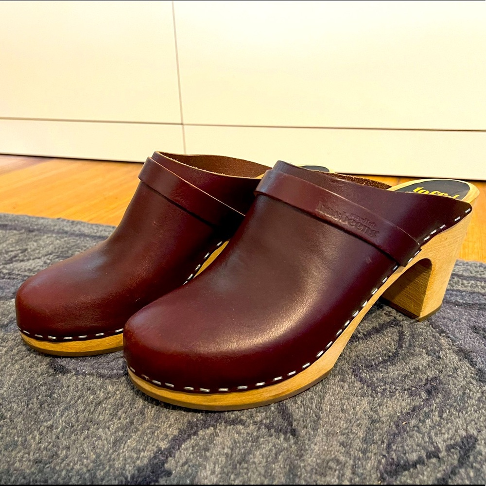 Swedish Hasbeen clogs. 39. Brown leather.